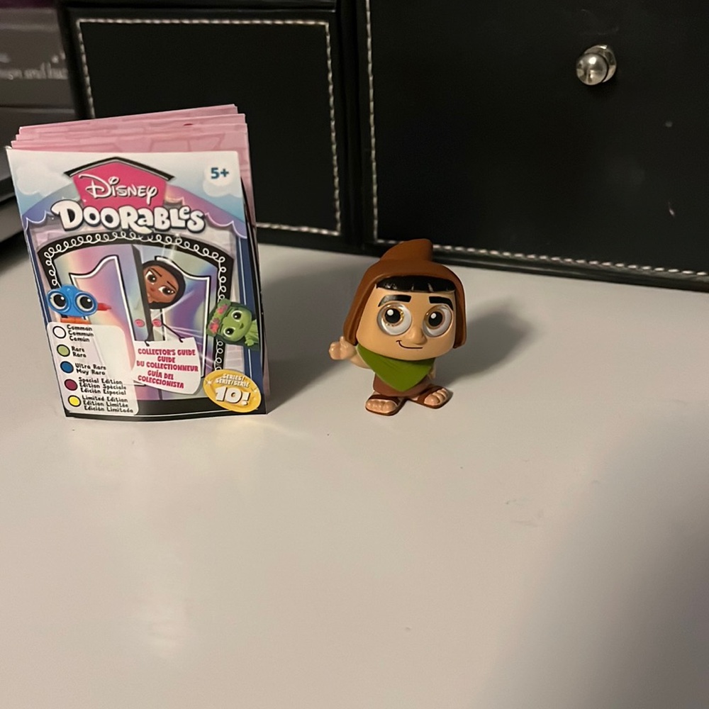 Disney doorables series 10 Pacha